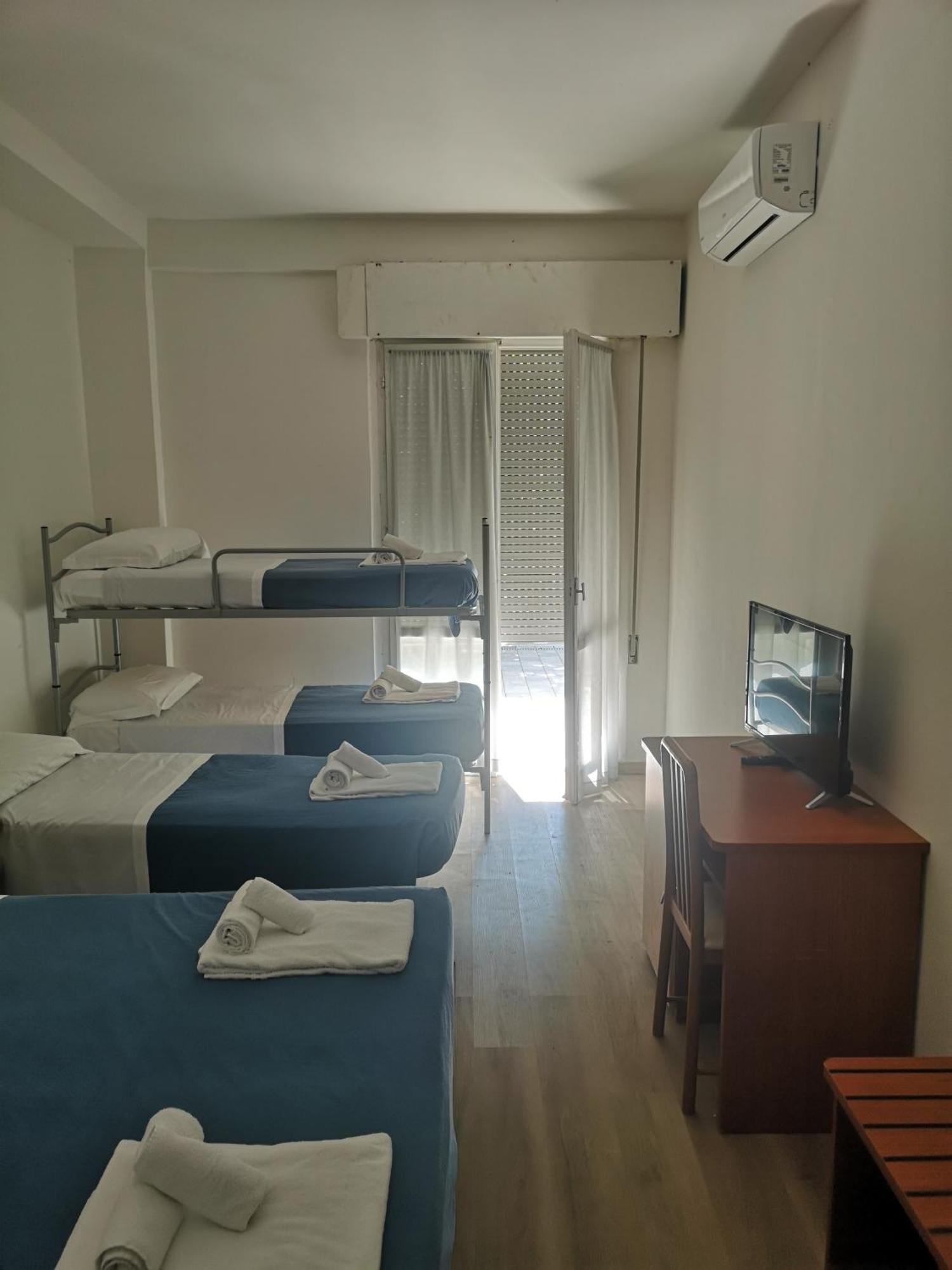 Hotel Holiday Sunshine Summer Misano Adriatico Exterior photo