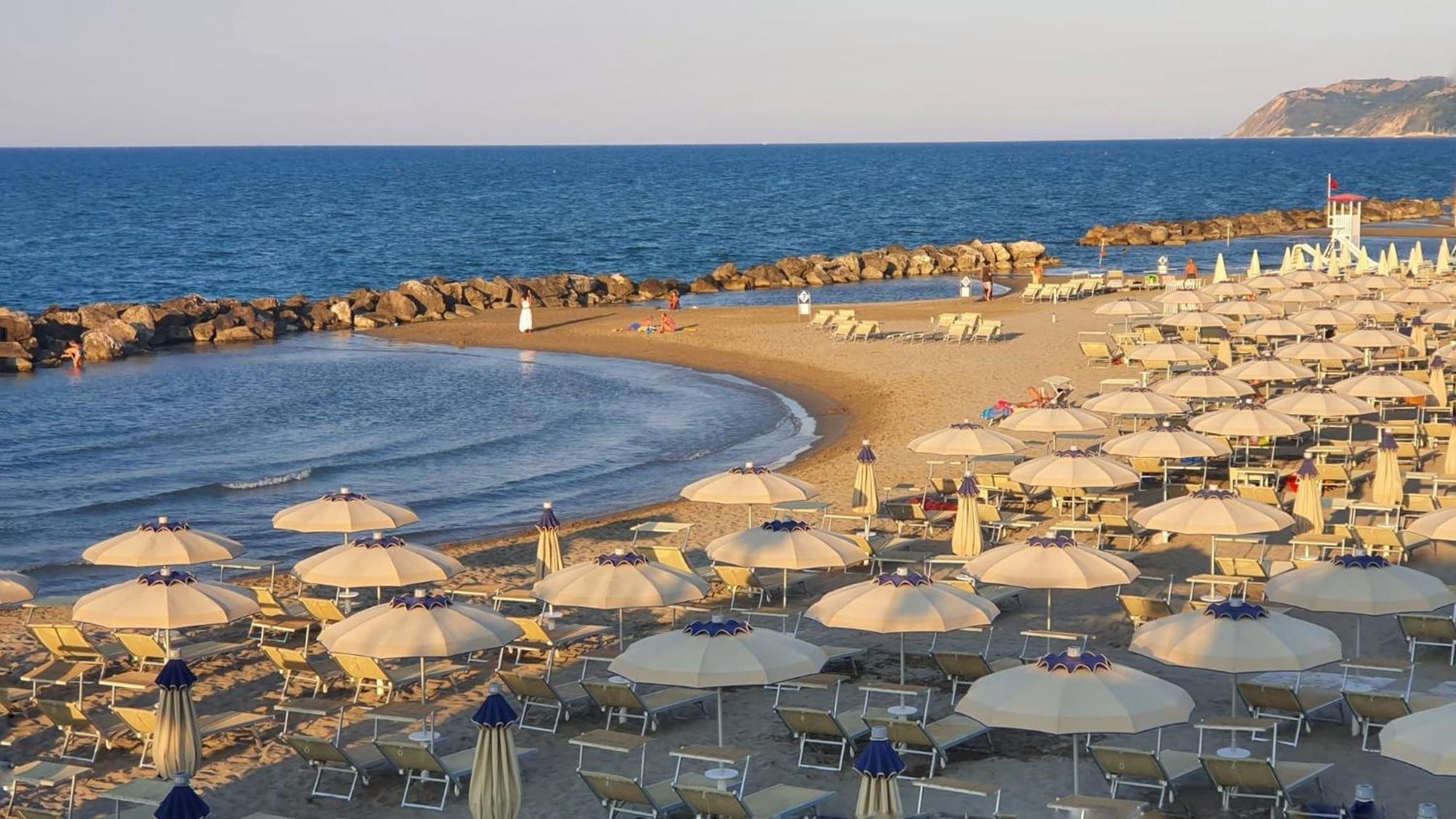 Hotel Holiday Sunshine Summer Misano Adriatico Exterior photo