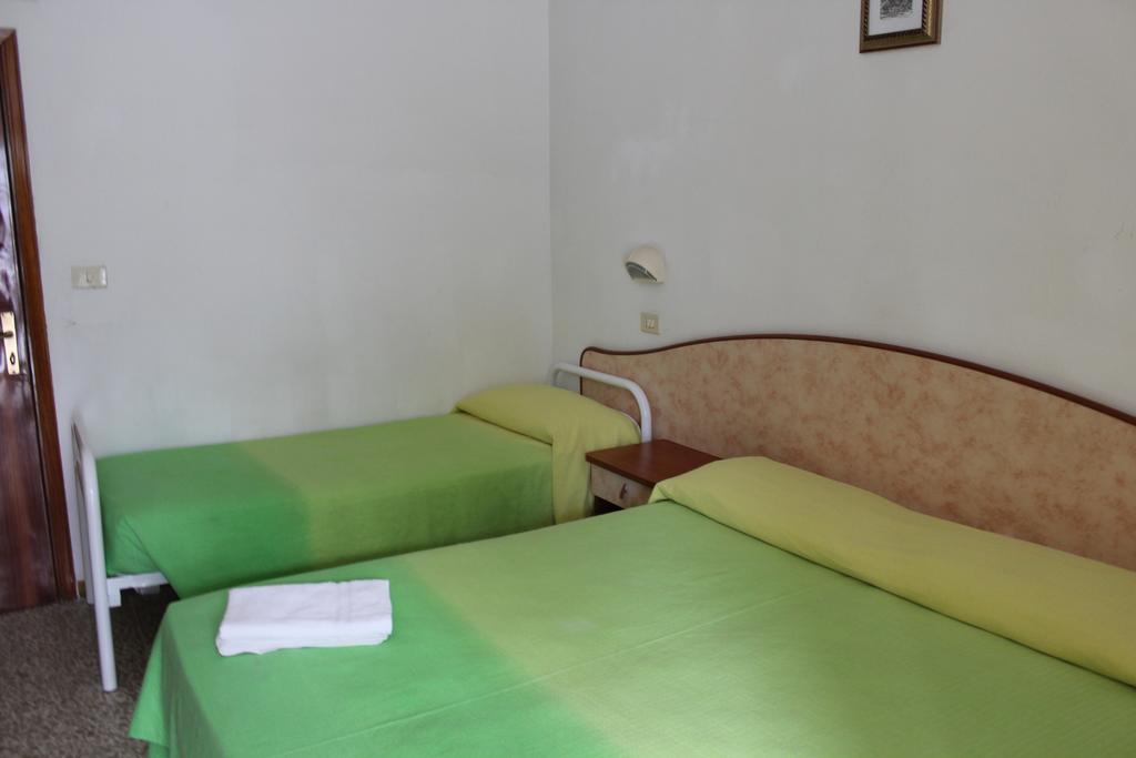 Hotel Holiday Sunshine Summer Misano Adriatico Exterior photo
